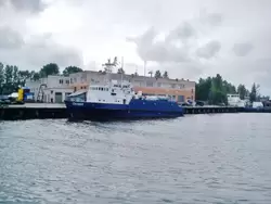 Сидоровский канал. Санитарное судно СН-1303 «Росприроднадзор»