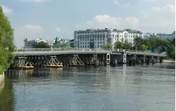 2-й Елагин мост соединяет Крестовский и Елагин острова