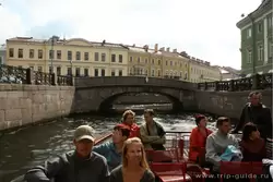 Прогулка на кораблике по рекам и каналам Санкт-Петербурга