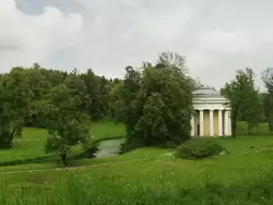 Павловск, храм Дружбы