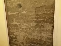 Фрагмент монолитной земляной стены