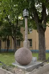Памятник первому электрическому фонарю, фото 2