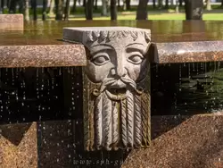 Фонтан в парке 300-летия Санкт-Петербурга