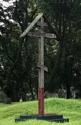 Памятный крест на месте Спасо-Преображенской церкви