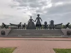 Памятник «Царская прогулка» в Стрельне на берегу Финского залива