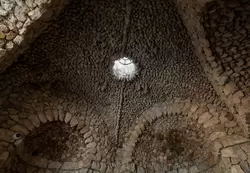 Крыша Нижнего грота со сталактитами