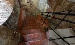 Лестница в гротах Петергофа