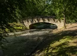 Каменный мостик в парке Екатерингоф