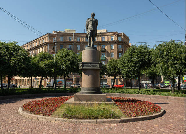 Памятник маршалу Говорову в Санкт-Петербурге