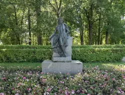Памятник Александру Пушкину у площади Египетские ворота в Царском Селе