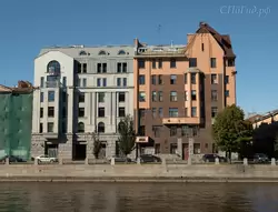 Дом архитектора Бубыря (справа)