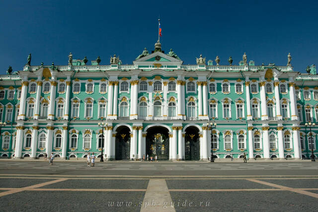 Дворцовая площадь Санкт-Петербурга, Зимний дворец