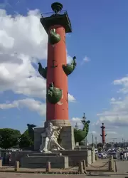 Две колонны на стрелке Васильевского острова