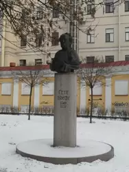 Памятник Гёте в Санкт-Петербурге