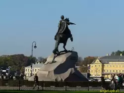 Памятник Петру Первому на Сенатской площади