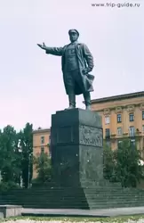 Памятник С.М. Кирову на Кировской площади