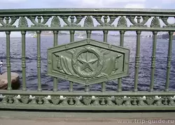 Ограда Дворцового моста