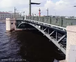 Пролёт Дворцового моста