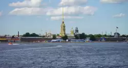 Вид на Петропавловскую крепость с Дворцового моста