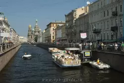 Вид на канал Грибоедова и Спас-на-Крови с Невского проспекта