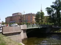 Вид на Михайловский замок и 1-й Садовый мост