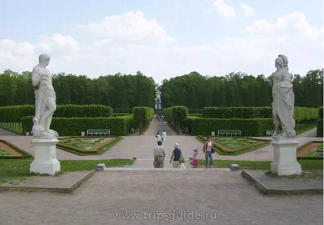 Екатерининский парк, скульптуры «Геркулес» и «Воинская доблесть»