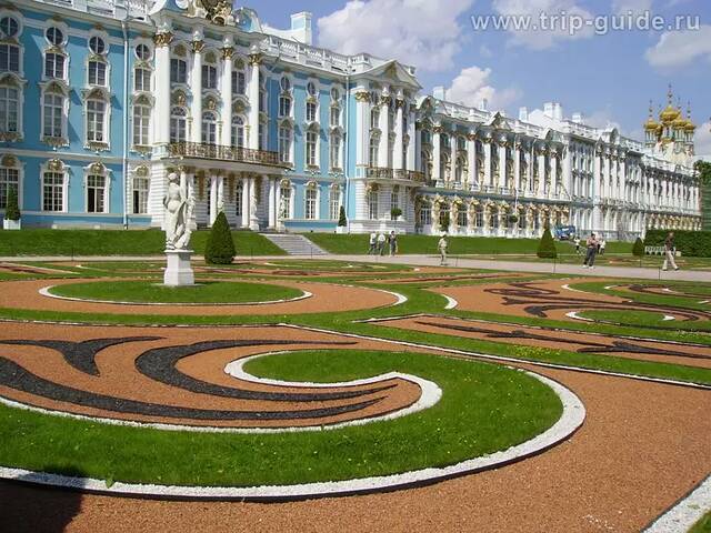 Екатерининский парк, узорный партер и дворец