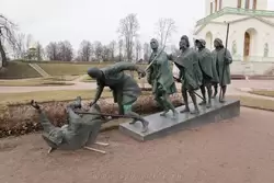 Скульптура «Слепцы» Александра Таратынова по мотивам картины Питера Брейгеля Старшего