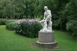 Скульптуры в Павловском парке