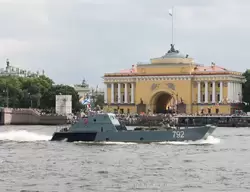 Десантный катер «Контр-адмирал Оленин» в Санкт-Петербурге