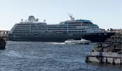 Круизный лайнер «Azamara Journey» в Санкт-Петербурге