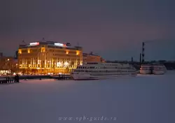 Теплоходы «Викинги» и отель Мариотт Кортъярд Санкт-Петербург