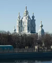 Вид на Смольный собор с Большеохтинского моста