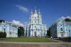 Воскресенский Новодевичий Смольный монастырь в Санкт-Петербурге
