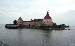 Вид на крепость Орешек с реки Невы