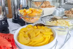 Завтрак «шведский стол» в гостинице «Турист»