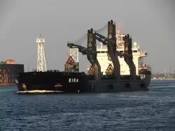 «Eira» — судно для транспортировки угля и других сыпучих грузов, оборудованное погрузо-разгрузочными ковшами