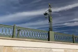 Фонарь Иоанновского моста