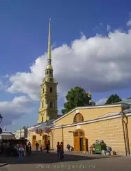 Рынок для туристов в Петропавловской крепости